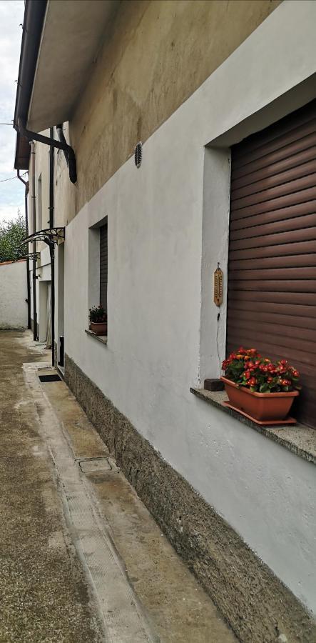 Ferienwohnung Bilocale Francesca Erba Exterior foto