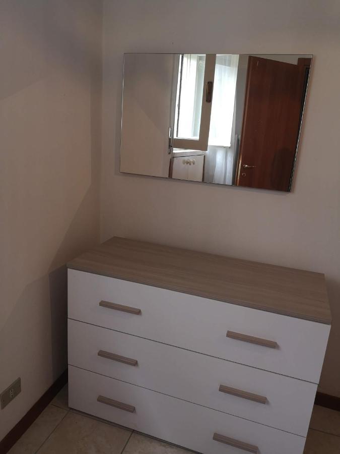 Ferienwohnung Bilocale Francesca Erba Exterior foto